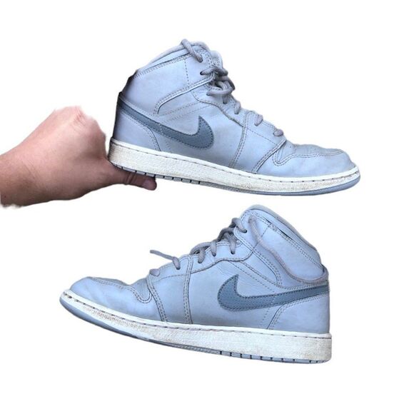 COPY - RARE Nike Air Jordan 1 Retro Mid Wolf Grey Coll Grey Size 4 - Picture 3 of 16